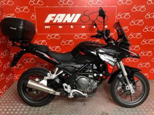 Benelli Trk 251 . 