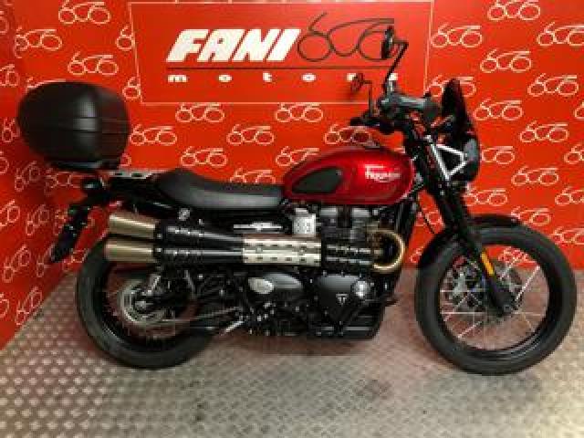 Triumph Street Scrambler 900 . 