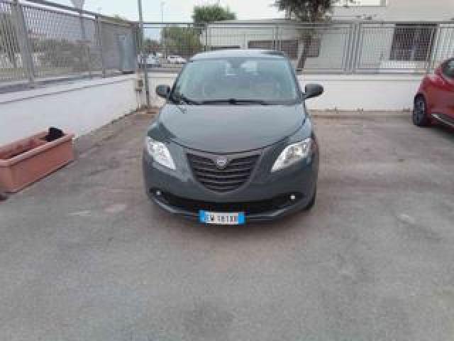 Lancia Ypsilon 1.2 69 Cv 5 Porte Silver 