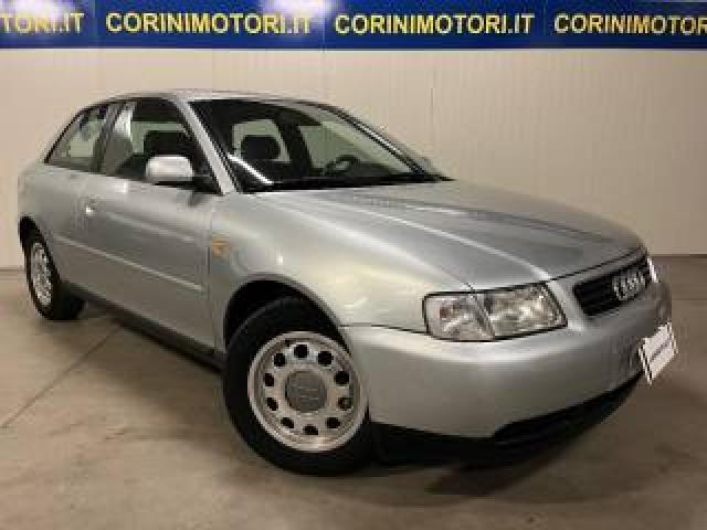 Audi A3 1.6 Cat 3p. Attraction 