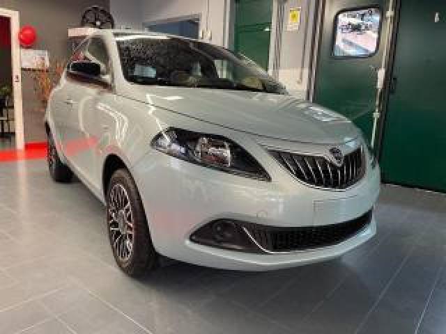 Lancia Ypsilon 1.0 Firefly 5 Porte S&s Hybrid Platino 