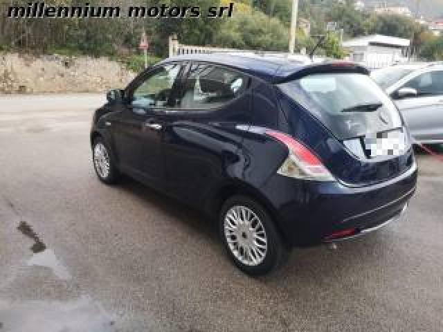 Lancia Ypsilon 1.3 Mjt 16v 95 Cv 5 Porte S&s Silver 