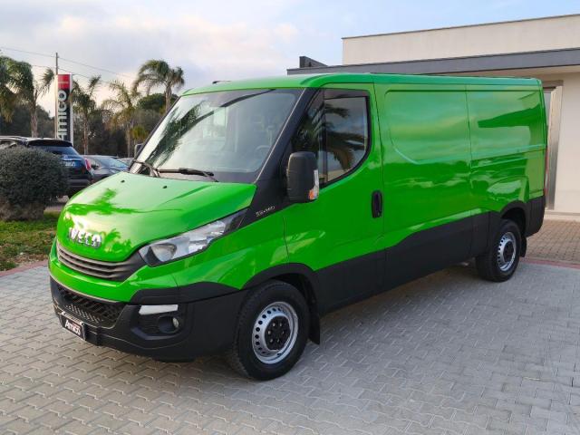 Iveco Daily 35s14 Furgone Medio Tetto Basso Gancio Traino 