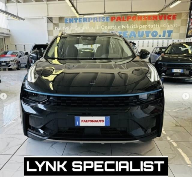 Lynk And Co 01 