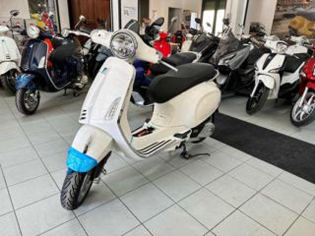 Vespa Primavera 125 Bianca 15 