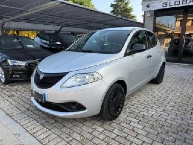 Lancia Ypsilon 1.0hybrid 69cv-Neopatentati 