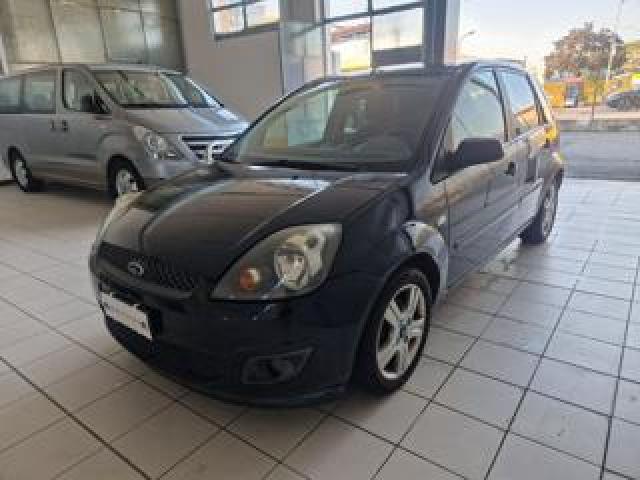 Ford Fiesta 1.2 16v 5p. Ghia *adatta Neopatentati* 