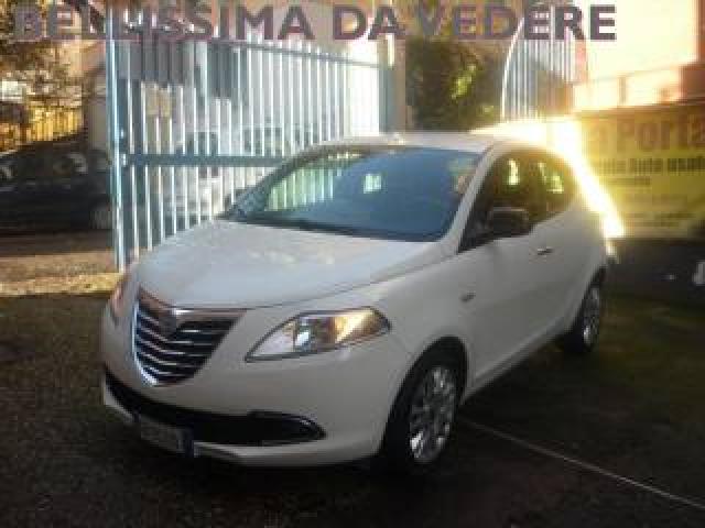 Lancia Ypsilon 0.9 Twinair 85 Cv 5 Porte S&s Silver 