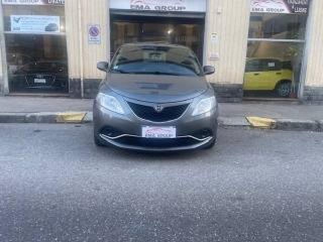 Lancia Ypsilon 1.3 Mjt 16v 95 Cv 5 Porte S&s Silver 