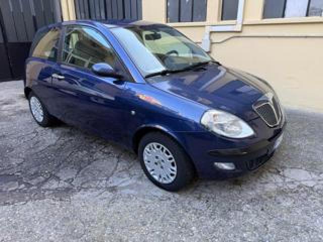Lancia Ypsilon 1.2 16v Platino 