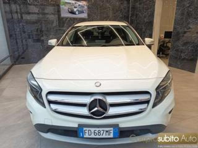 Mercedes Benz Gla 200 D Automatic 4matic Premium 