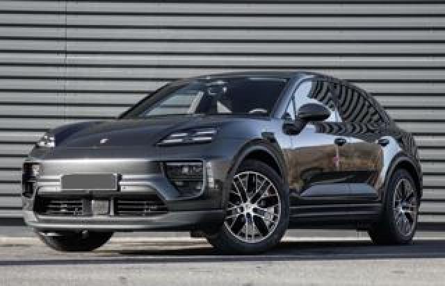 Porsche Macan Ev 4s con Vincolo Finanziamento In Sede 